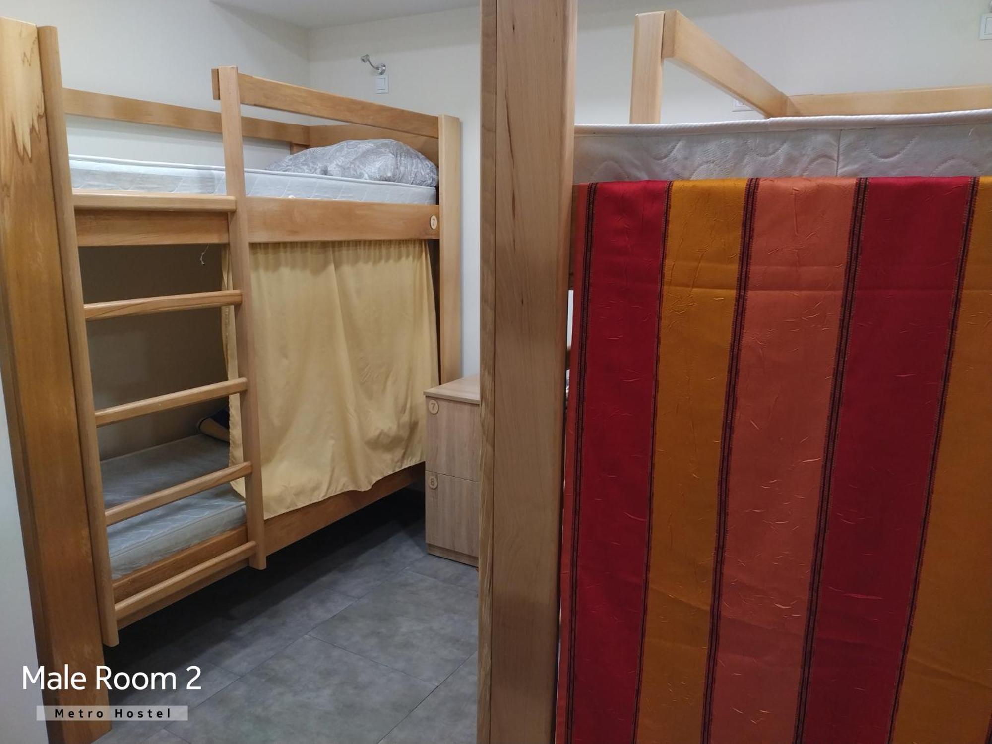 Metro Hostel Ереван Екстериор снимка