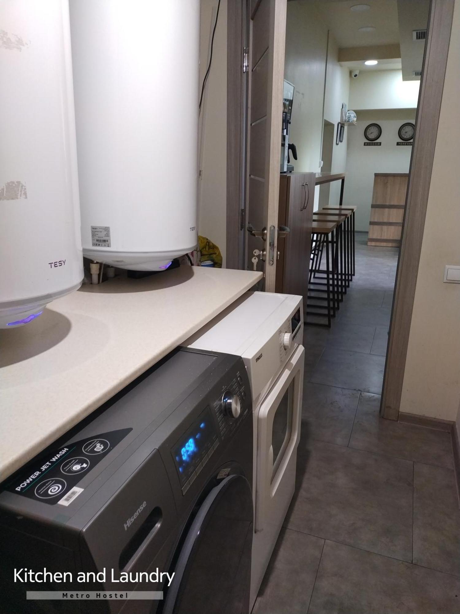 Metro Hostel Ереван Екстериор снимка