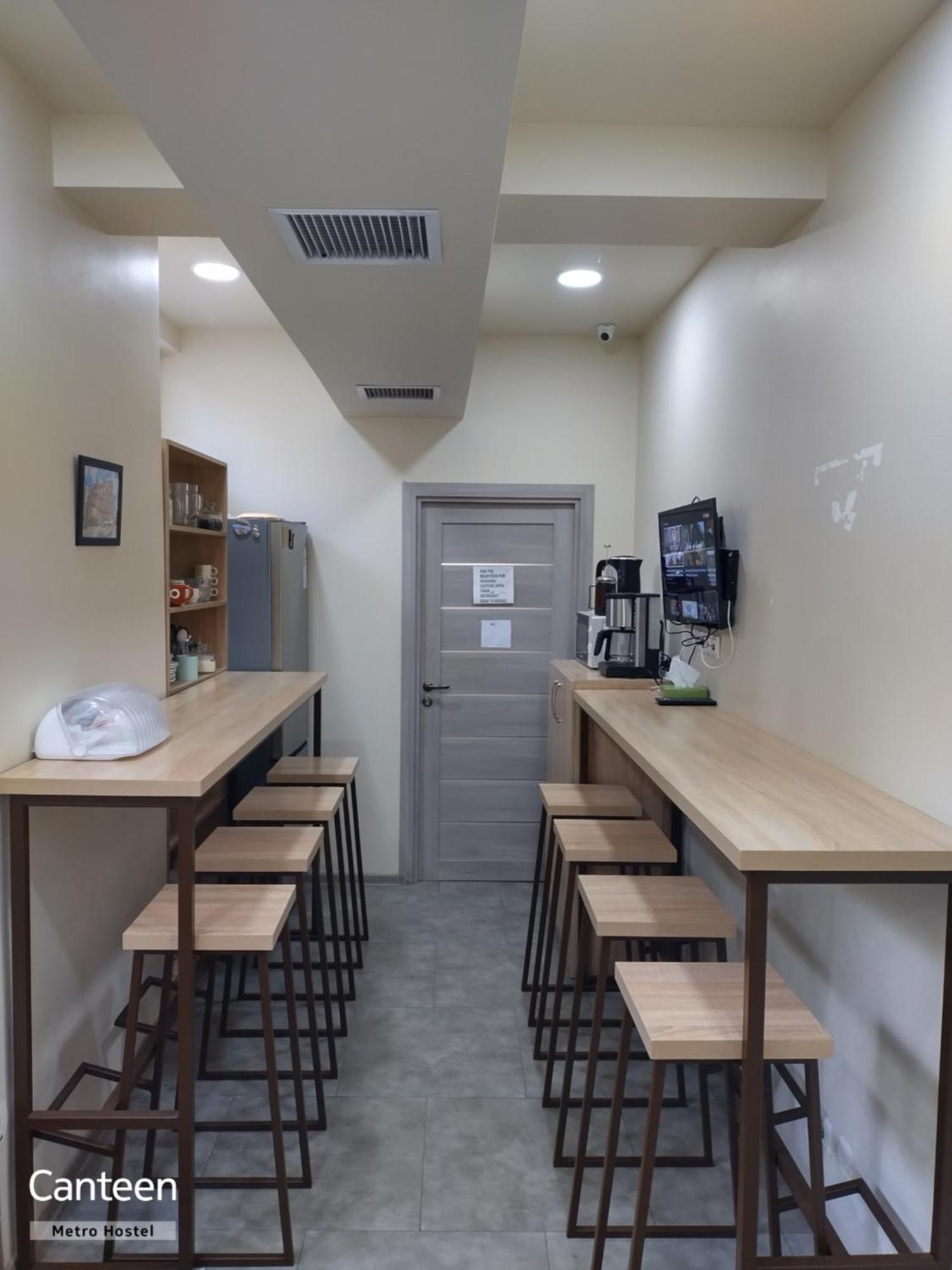 Metro Hostel Ереван Екстериор снимка