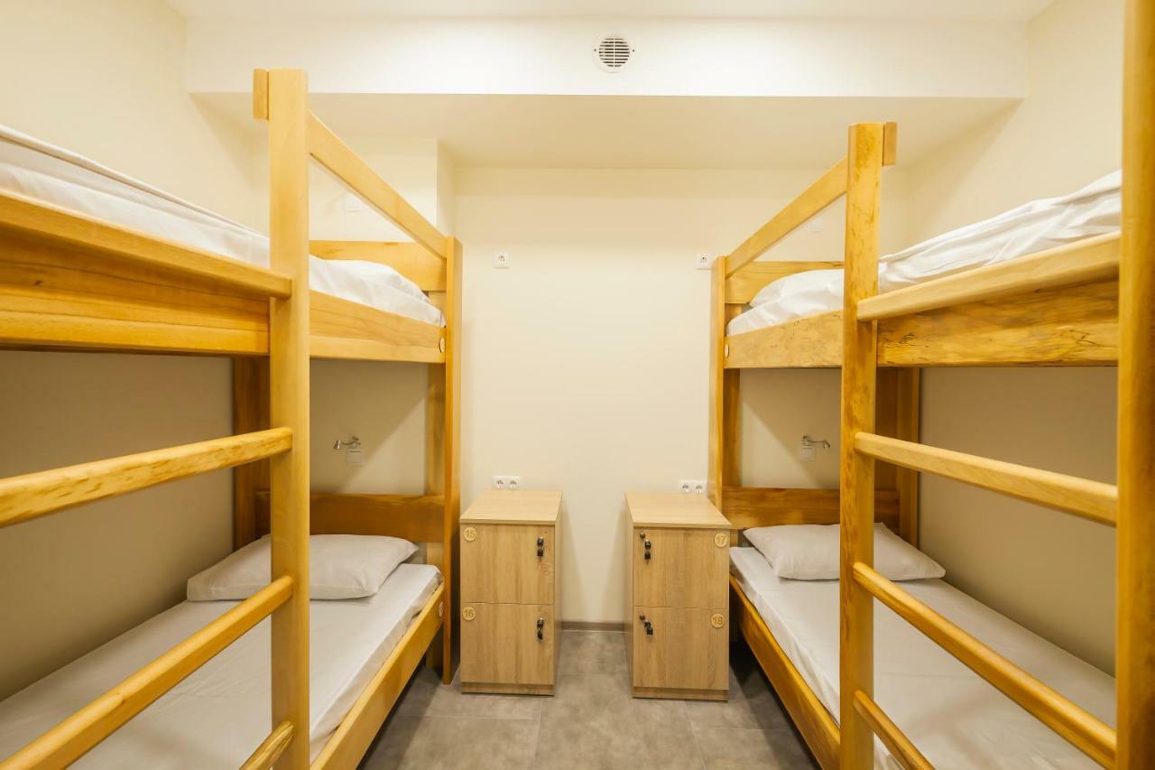 Metro Hostel Ереван Екстериор снимка