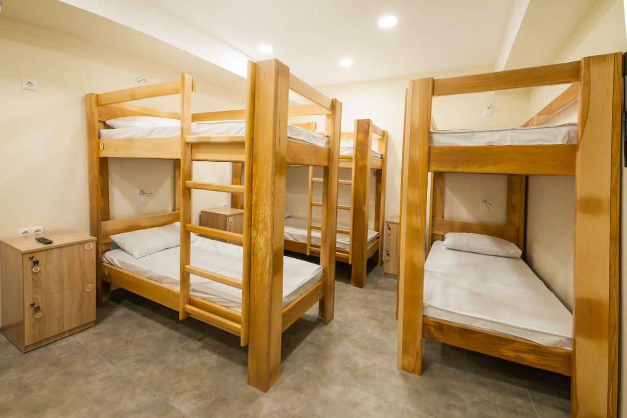 Metro Hostel Ереван Екстериор снимка