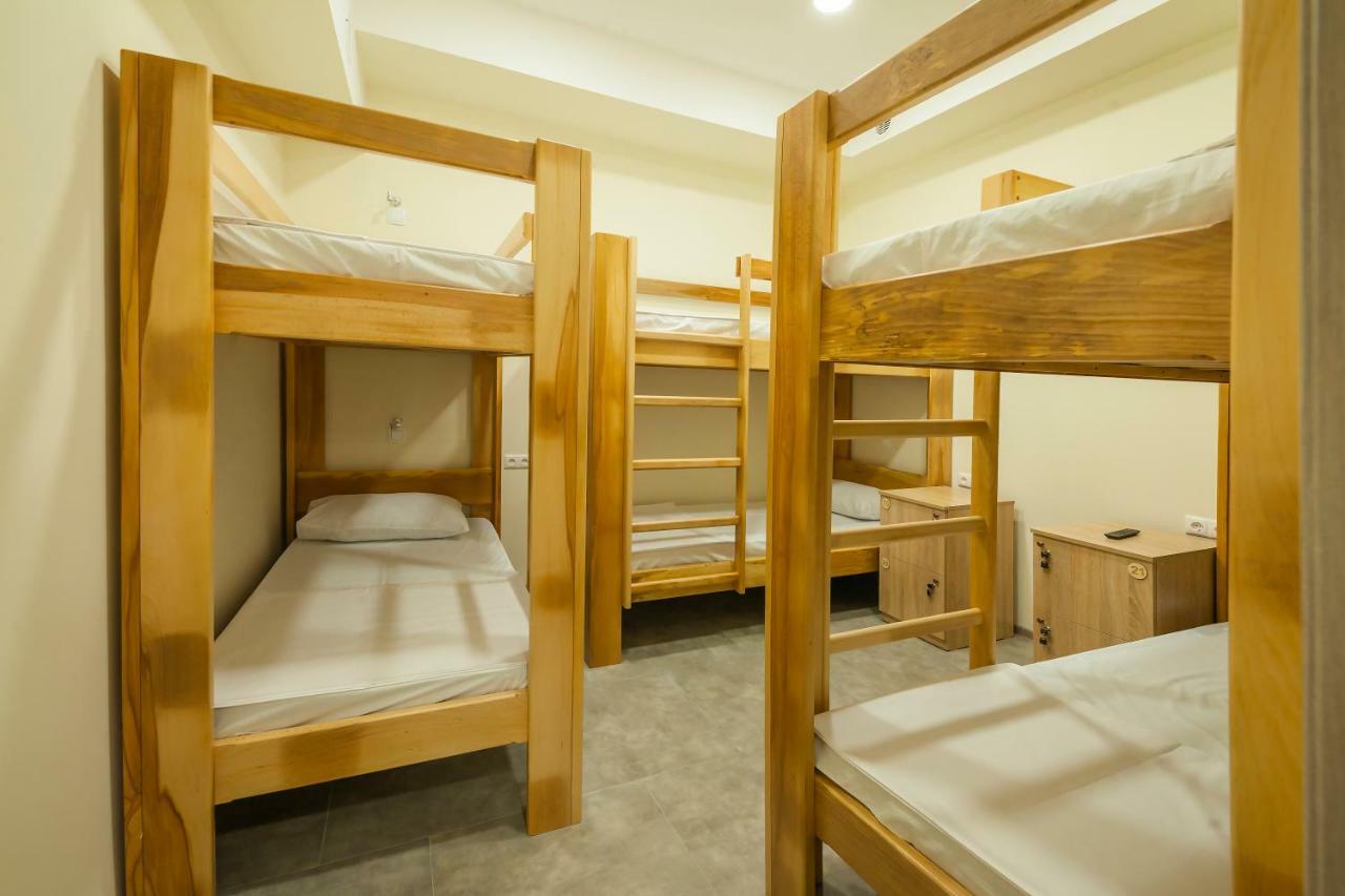 Metro Hostel Ереван Екстериор снимка