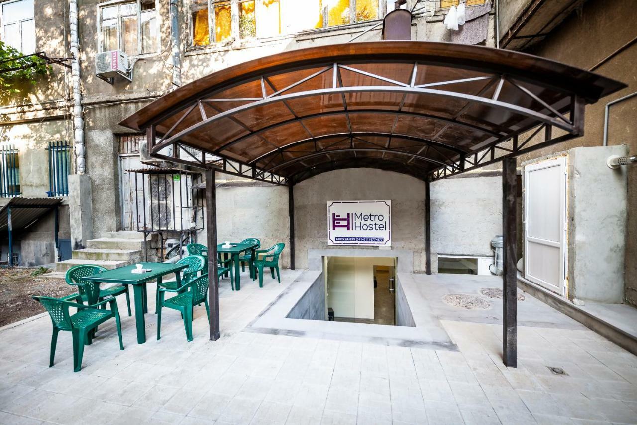 Metro Hostel Ереван Екстериор снимка